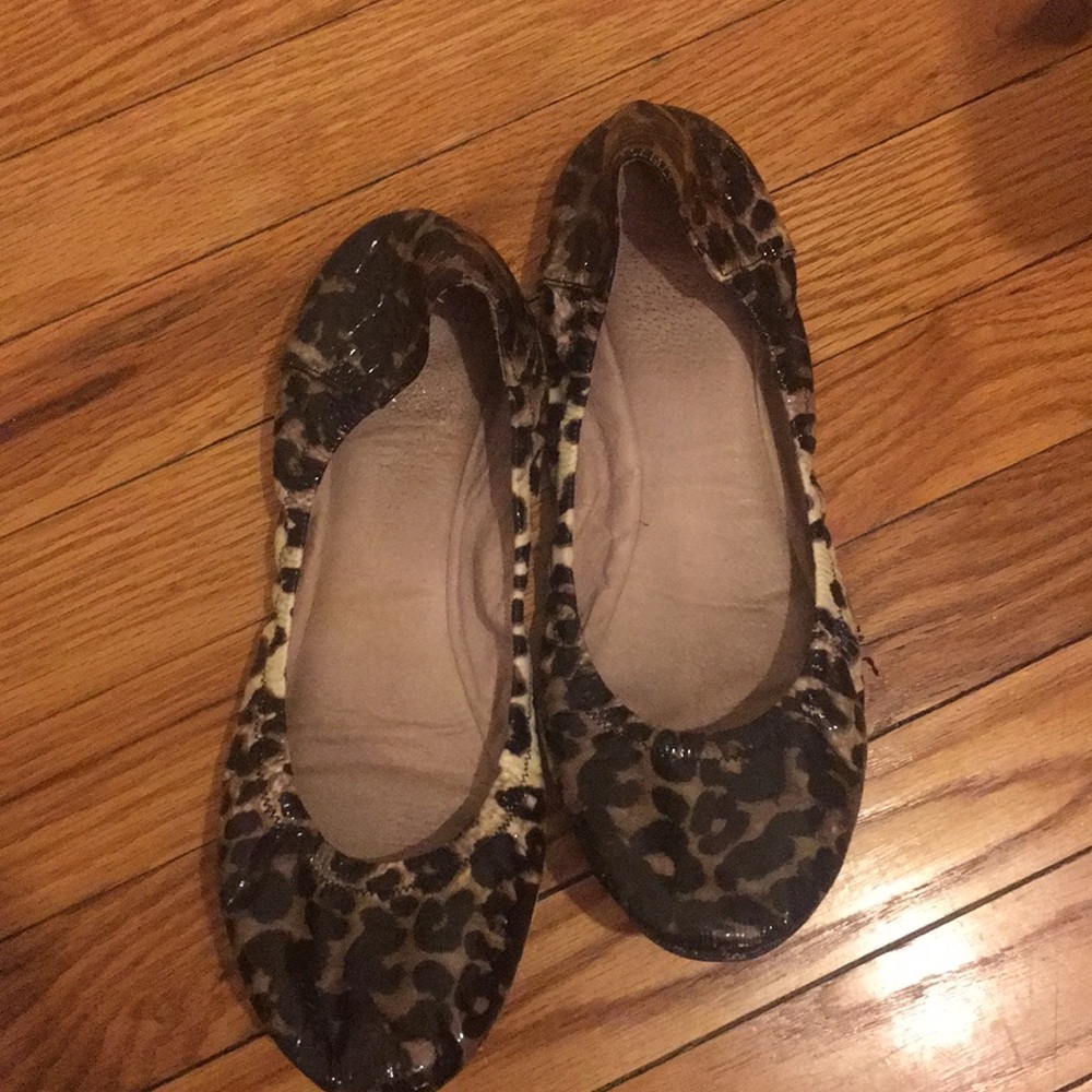 Vince Camuto flats